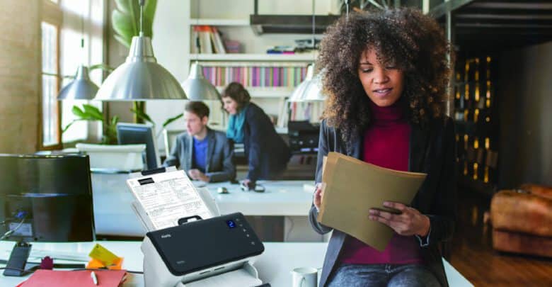 Más de la mitad de una jornada laboral se utiliza en la búsqueda de información