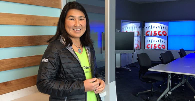 Cisco habilita a los profesionales de redes y desarrolladores de software Cisco habilita a los profesionales de redes y desarrolladores de software