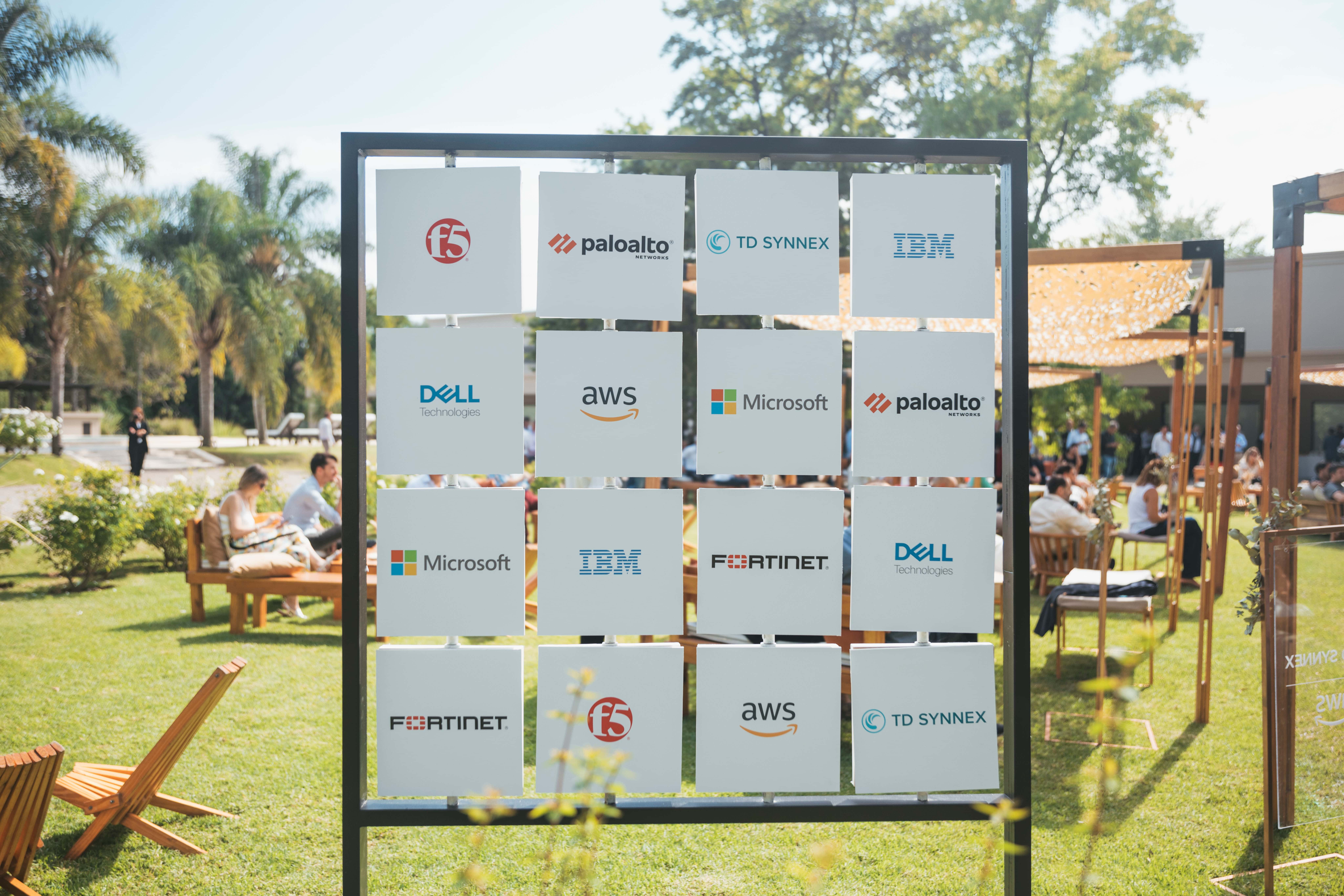 TD SYNNEX: El mayorista más grande del mundo estira músculos en América Latina TD SYNNEX: El mayorista más grande del mundo estira músculos en América Latina