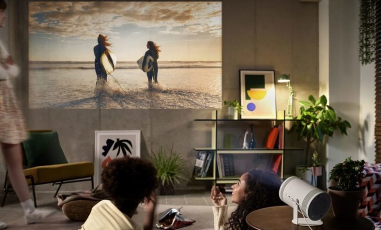 The Freestyle: El primer proyector Smart TV portátil de Samsung