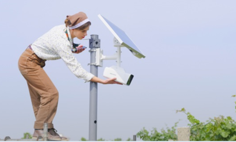 Dos cámaras solares para monitorear grandes extensiones sin necesidad de energía eléctrica