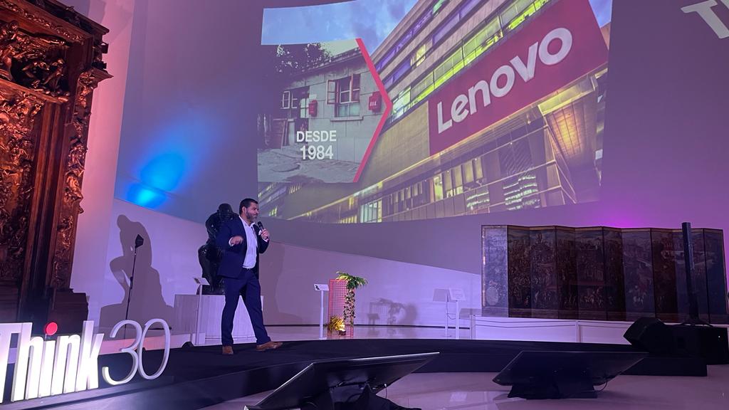 Lenovo reconoce y celebra los 30 años de ThinkPad y ThinkSystem