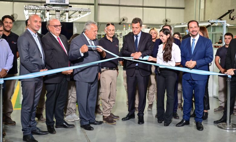 Pixart inaugura la primera fábrica de computadoras 4.0 de la Argentina: Inteligente y sustentable Pixart inaugura la primera fábrica de computadoras 4.0 de la Argentina: Inteligente y sustentable