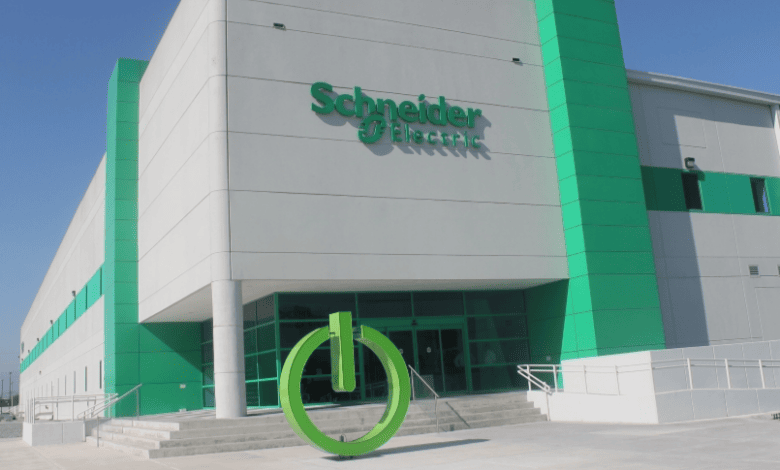 Schneider Electric concreta inversión e impulsa empleos con expansión en planta de Tlaxcala