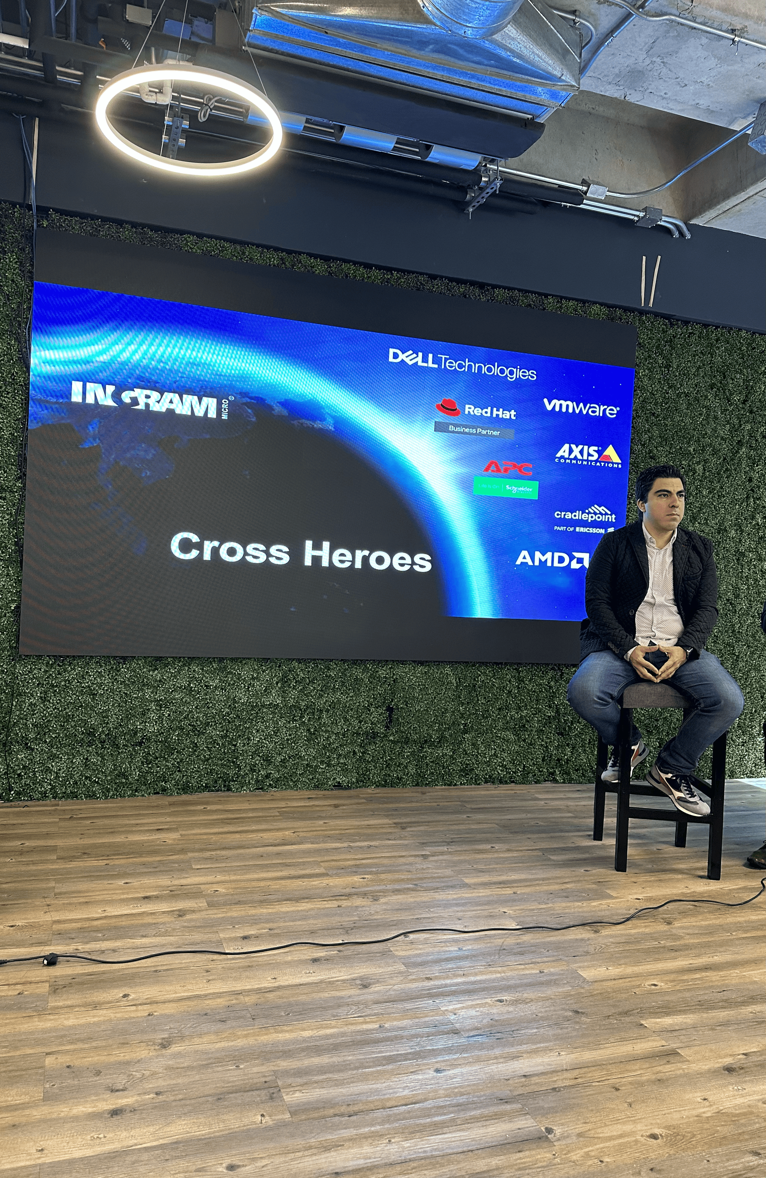Ingram Micro lanza iniciativa Cross Heroes para potenciar soluciones tecnológicas