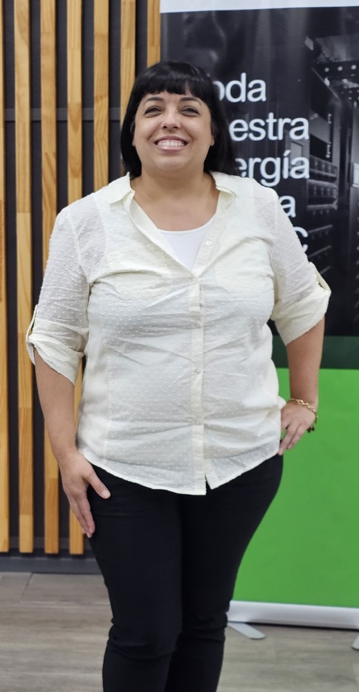 La fuerza de APC y Microglobal se convierte en una oportunidad de ganar Carina Córdoba gerente de producto de APC en Microglobal