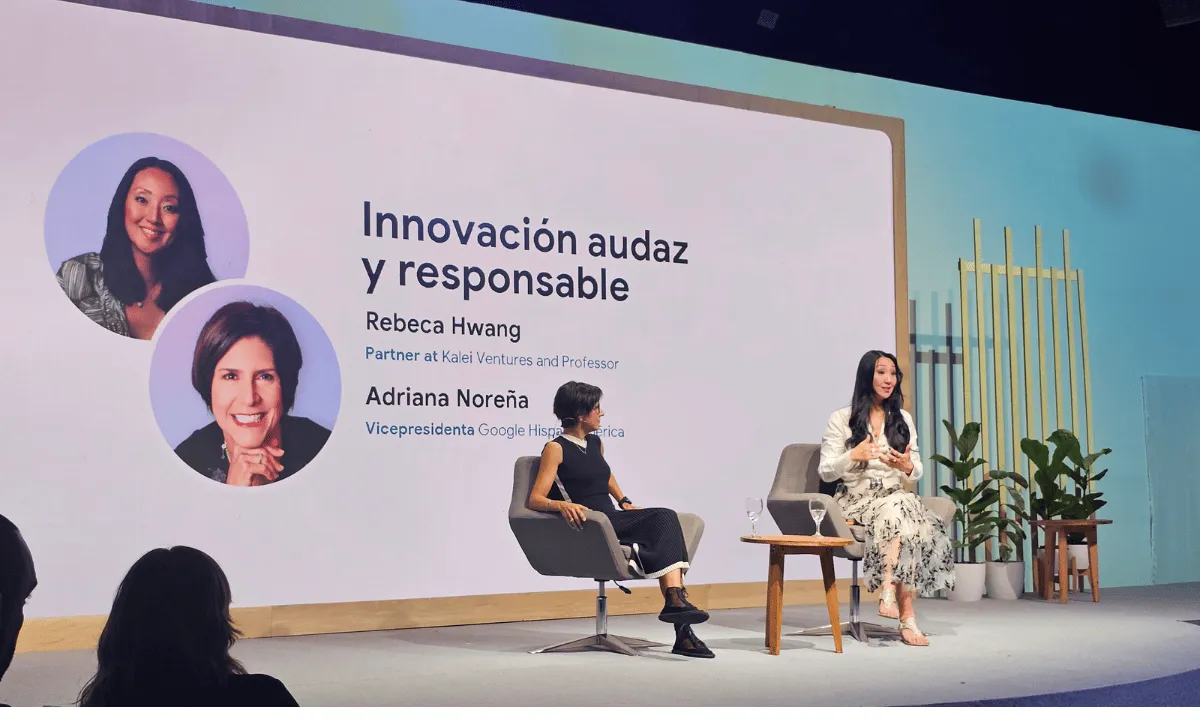 Rebeca Hwang: “tenemos grandes oportunidades de hacer negocios con inteligencia artificial en América Latina” Como cierre del evento, Adriana Noreña, vicepresidenta Google Hispanoamérica dialogó con Rebeca Hwang, partner en Kalei Ventures