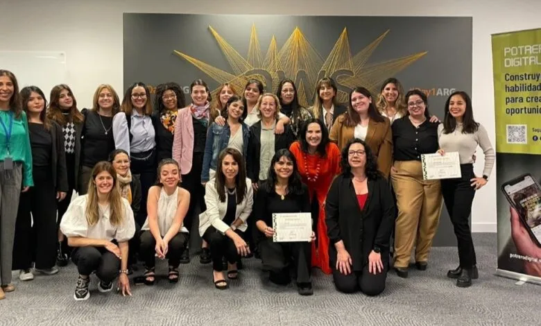 100 nuevas mujeres con habilidades tecnológicas en la nube
