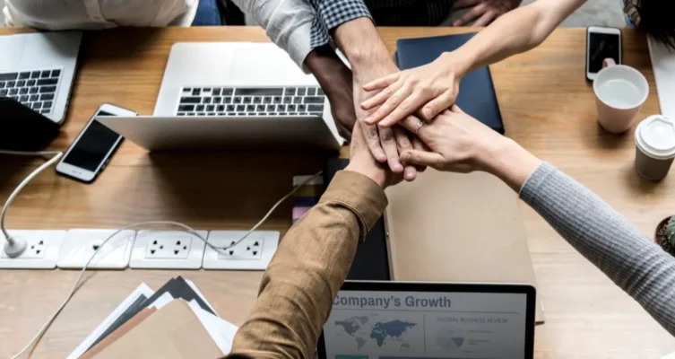 Contar con un socio que integre contenido, campañas y análisis de datos es clave para acelerar el crecimiento en el canal IT.