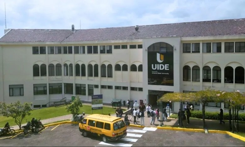 La Universidad Internacional del Ecuador adopta tecnología móvil de HID para el acceso a sus campus La Universidad Internacional del Ecuador adopta tecnología móvil de HID para el acceso a sus campus