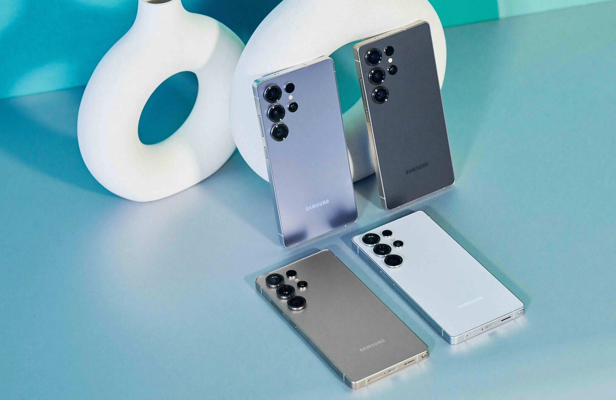 Galaxy S25 Ultra vs. Galaxy S24 Ultra: cuáles son los cambios del nuevo smartphone tope de gama de Samsung Titanium Silverblue y Titanium Whitesilver, nuevos colores del Galaxy S25 Ultra.