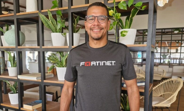 Layard Terrero, en Xperts Summit 2025: "En el mundo corporativo, decir que no estoy expuesto es una utopía" Layard Terrero, director senior de ingeniería de Fortinet para Centroamérica y el Caribe.