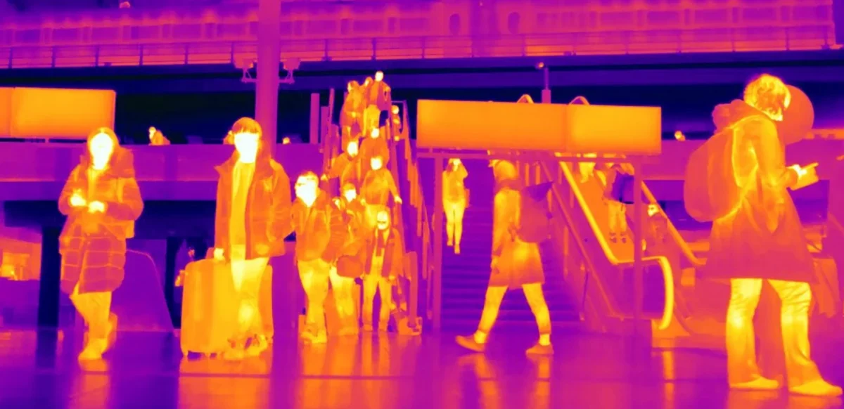 Estos dispositivos captan la radiación infrarroja emitida por los objetos en función de su temperatura.