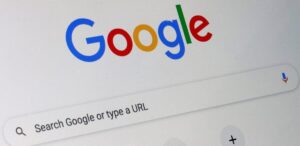 El proyecto representa un paso estratégico de Google para expandir su presencia en el mercado de computadoras personales.