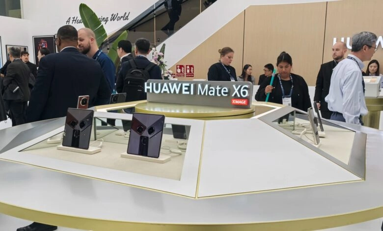 El nuevo dispositivo pesa 298 gramos y tiene una batería de 5.600 mAh