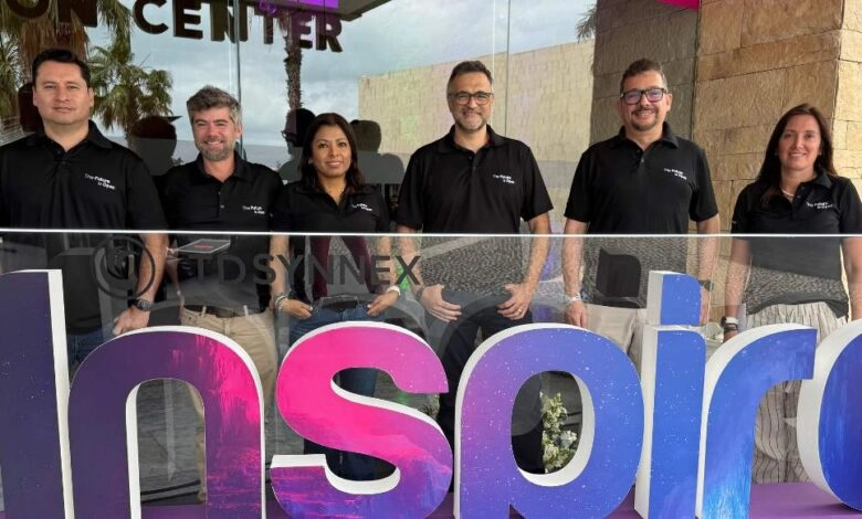 TD SYNNEX Inspire: cómo el programa Destination AI busca darles a los partners los recursos que necesitan para desarrollarse y subirse a la ola de IA Helio Guimarães, vicepresidente y gerente general de la región MCA de TD SYNNEX y equipo de Latam