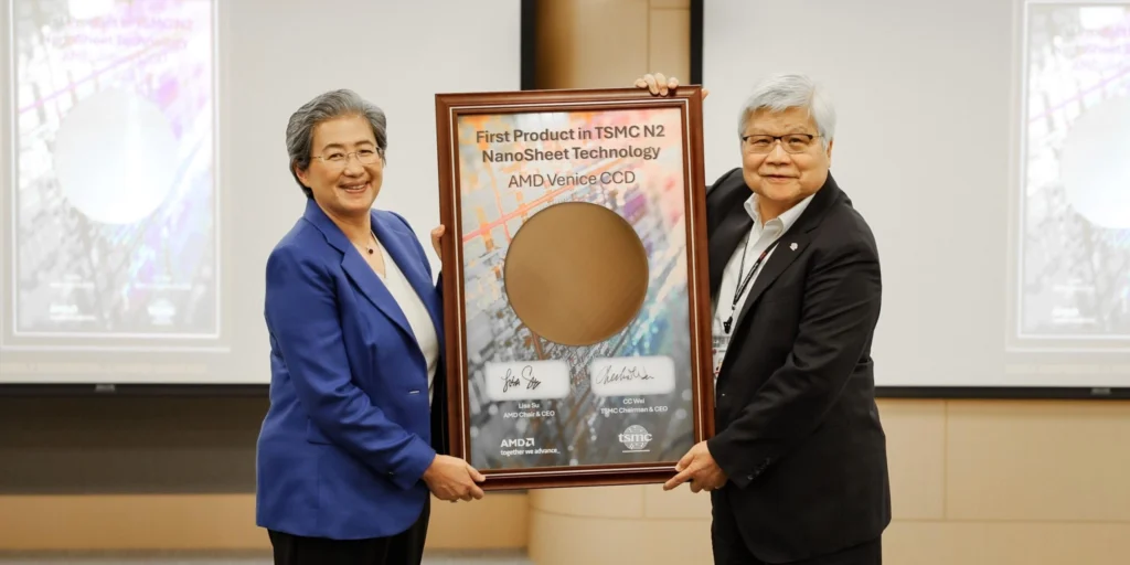 Lisa Su, presidenta y CEO de AMD, junto al Dr. C.C. Wei, presidente y CEO de TSMC.
