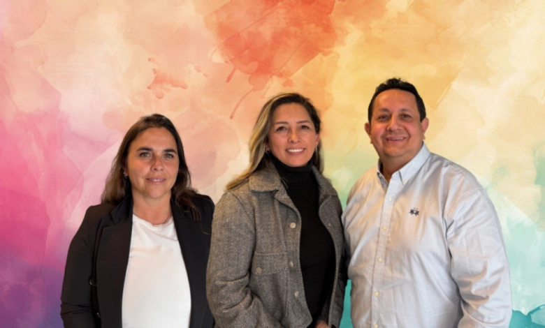 Daniela De Felice, Brand Development Manager de LOL, Jeisy Rodriguez, Senior Channel Account Manager de Adobe para Latam y Bautista Hoyos, Gerente de Canales de Latam de Adobe.
