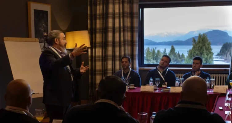 Los Advisory Board Members tendrán un rol clave en la guía de boardrooms estratégicos, espacios donde C-Level del canal IT debatirán desafíos críticos del negocio y la tecnología.