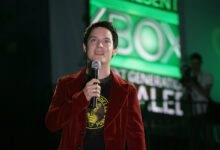 El actor Elijah Wood fue el encargado de presentar la consola de Microsoft en MTV.
