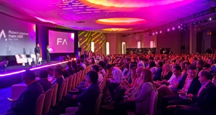 La firma del acuerdo busca fortalecer el liderazgo femenino en el sector tecnológico y financiero de América Latina.