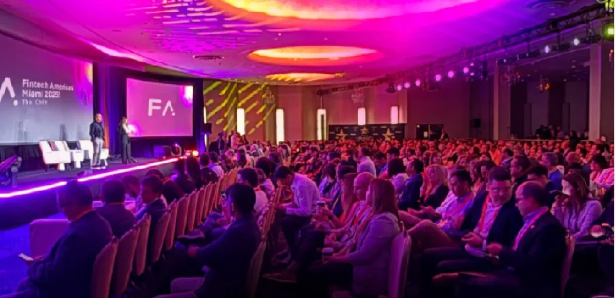 La firma del acuerdo busca fortalecer el liderazgo femenino en el sector tecnológico y financiero de América Latina.