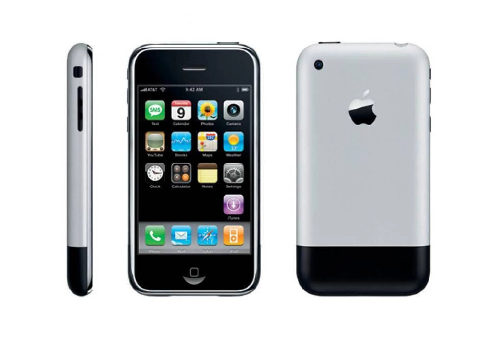 El primer iPhone: cuando Steve Jobs cambió el mundo desde la palma de la mano El diseño del iPhone original rompió con los estándares de la época: pantalla completa y sin teclado físico.