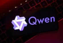 Una de las características más destacadas de Qwen es que es multimodal: no solo responde preguntas o redacta textos, sino que también genera imágenes, código, resúmenes, dibujos e incluso videos.