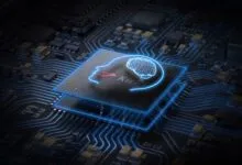 Aunque se espera el lanzamiento del nuevo chip Kirin 9030 hacia fines de 2025, la verdadera fortaleza del gigante chino radica en su sistema operativo HarmonyOS, que se consolida como pilar clave para su ecosistema independiente.