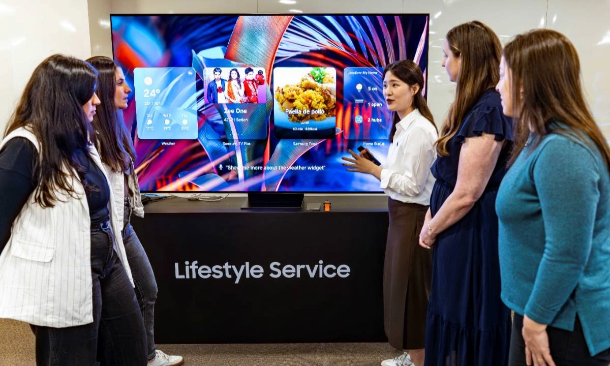 Samsung lanza monitores 3D sin gafas y televisores con IA El LATAM Visual Display Seminar 2025 reunió a prensa, influencers y socios estratégicos en São Paulo.