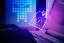 FileFix aprovecha sitios web maliciosos para abrir ventanas legítimas del explorador y copiar al portapapeles, de forma imperceptible, comandos PowerShell camuflados.