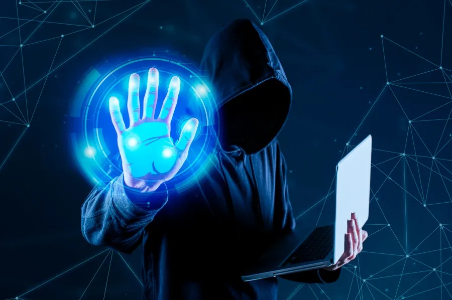 El 20% de las PyMEs de América Latina deja su ciberseguridad en manos inexpertas Un 20% de las PyMEs de la región deja la protección de sus activos digitales en manos de personal sin formación especializada, aumentando los riesgos.