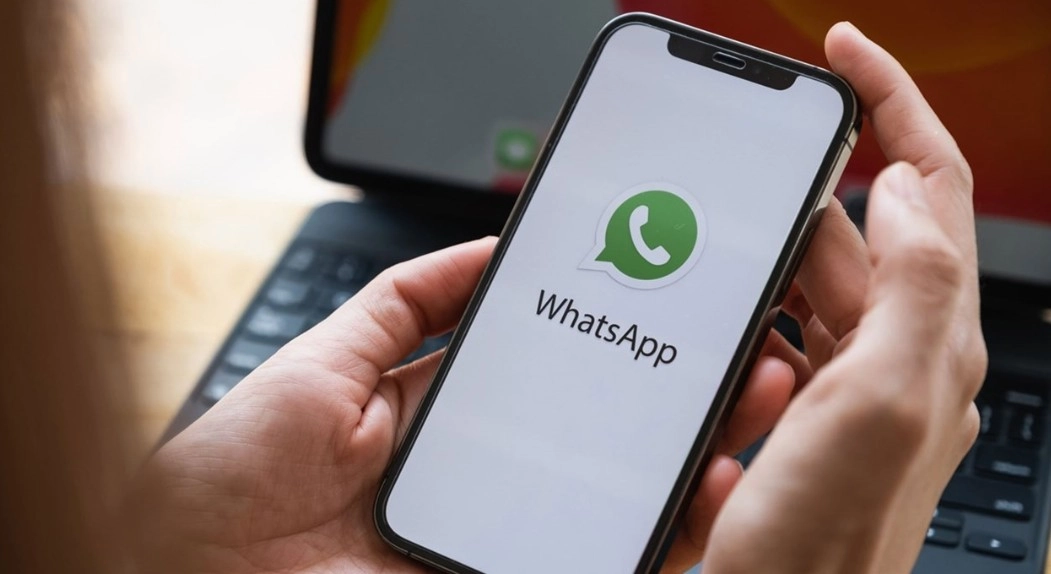 Cómo crear tu propio chatbot con inteligencia artificial sin saber programar Una vez listo, el chatbot puede publicarse en múltiples canales con pocos clics.