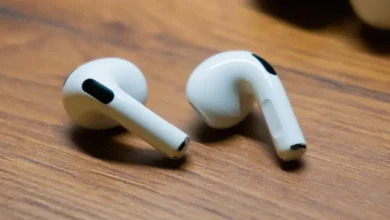 Los futuros AirPods podrían traducir conversaciones en tiempo real, eliminando la necesidad de usar el iPhone y facilitando la comunicación entre idiomas.