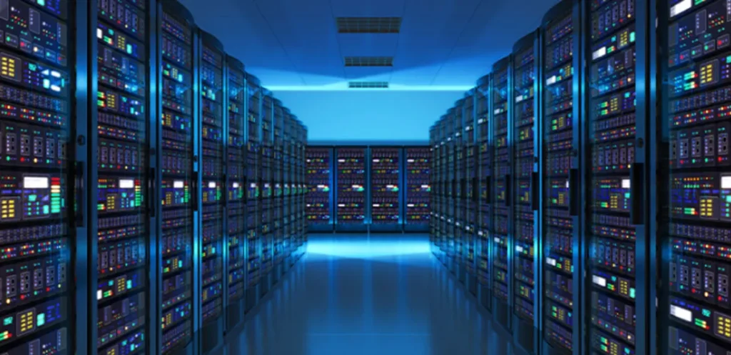 La refrigeración líquida es hasta un 80 % más eficiente que el enfriamiento por aire tradicional (caso Elea Data Centers en Brasil, PUE 1,15–1,2).