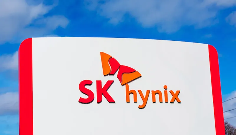 Equipos de SK Hynix trabajan en el desarrollo de HBM4, la próxima generación de memoria personalizada para clientes de IA.
