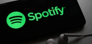 Con Smart Reorder, Spotify analiza el BPM y la tonalidad de cada canción para crear transiciones más armónicas y convertir cualquier playlist en una experiencia continua, al estilo DJ.