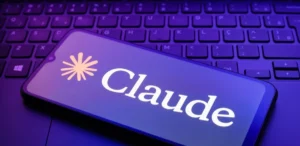 Claude permite controlar una computadora de forma remota, ejecutando acciones sin que el usuario esté frente a la pantalla.