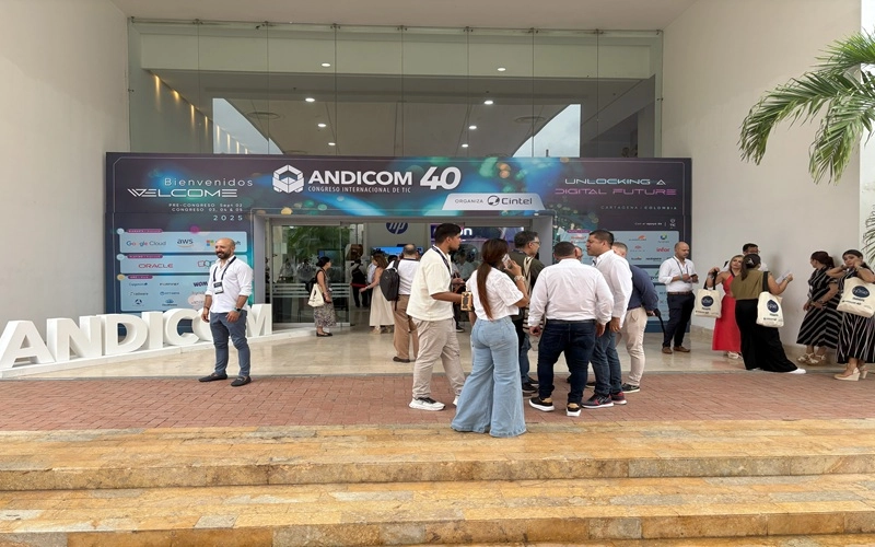 Licencias OnLine celebró un encuentro exclusivo con sus marcas aliadas en un ambiente sofisticado y elegante en Moët Casa Heredia, Cartagena, durante el precongreso de ANDICOM 2025.
