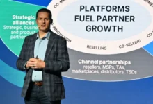 Jay McBain, Chief Analyst de Omdia, durante el Canalys Forum Americas 2025
