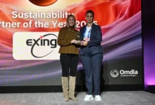 Exing, reconocida como “Sustainability Partner of the Year” en Canalys Forums 2025 Diana Ordoqui, directora ejecutiva de Exing, recibe el premio de Canalys
