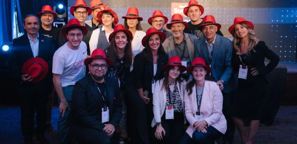 Equipo de Red Hat presente en Montevideo para una nueva edición del Summit Connect 2025.