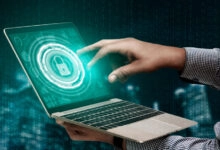 De cara al 2026, los especialistas de SONDA advierten que las empresas deberán adaptarse a un escenario marcado por entornos híbridos y distribuidos, con una creciente mezcla de nube pública, privada, edge computing e IoT.