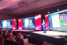 Jay McBain, Chief Analyst de Omdia, durante el Canalys Forum Americas 2025