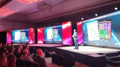 Jay McBain, Chief Analyst de Omdia, durante el Canalys Forum Americas 2025