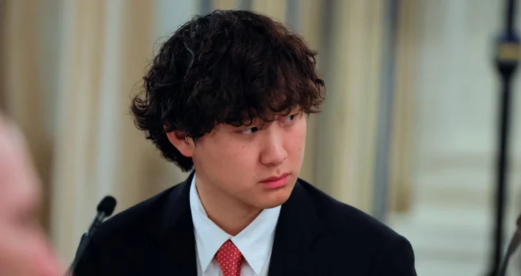 Alexandr Wang, fundador de Scale AI y actual director de Inteligencia Artificial en Meta,