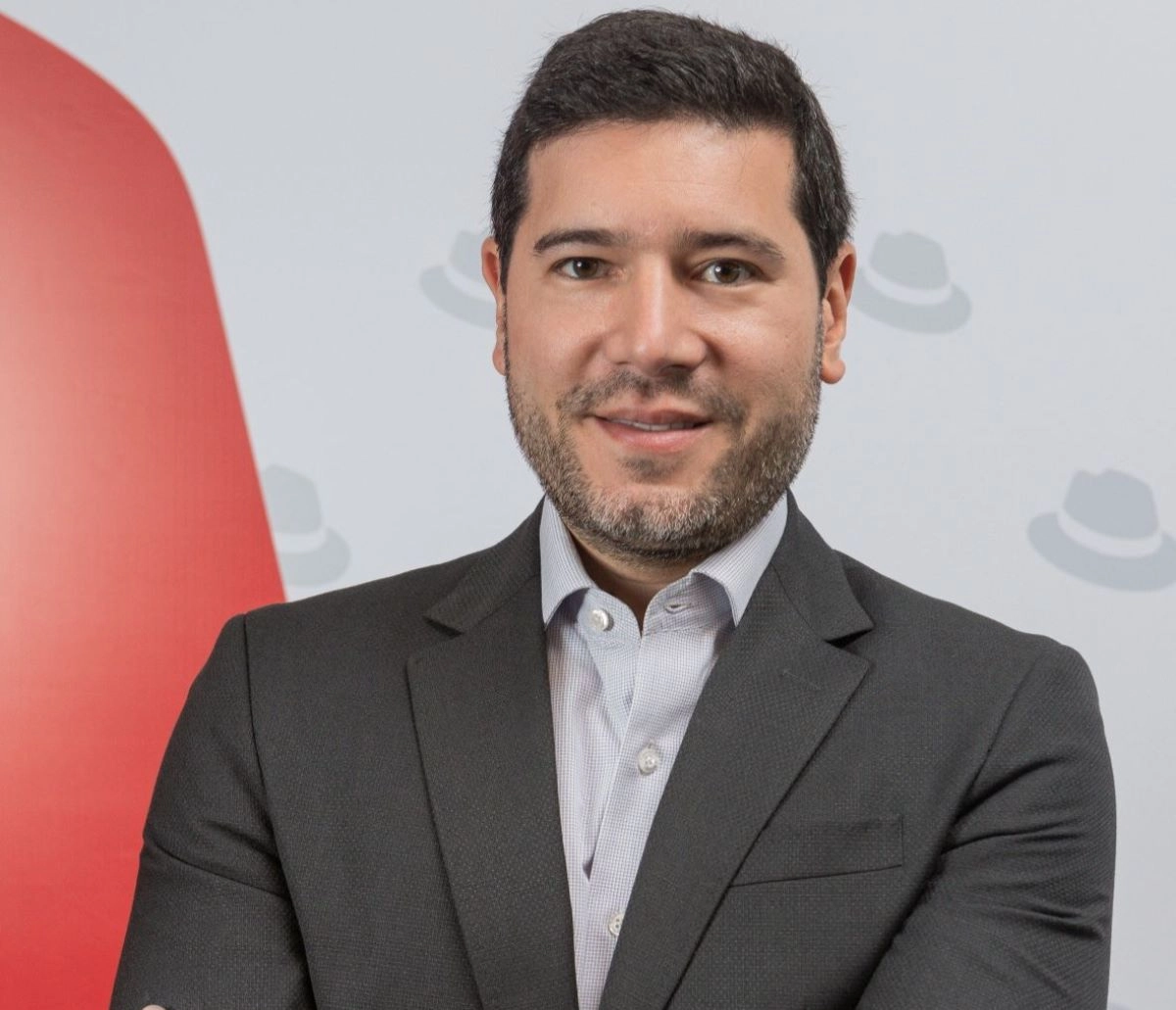 Thiago Araki, de Red Hat, advierte que depender de un solo proveedor amplifica el impacto de cualquier interrupción.