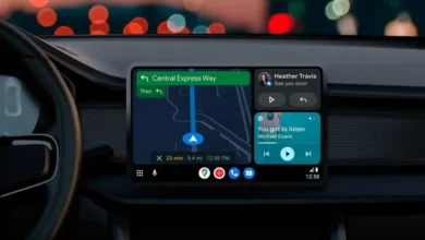 Gemini integrado en Android Auto ofrece asistencia en tiempo real con recomendaciones, mensajes y resúmenes mientras el conductor se mantiene atento al camino.