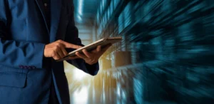 Fortinet presentó una solución integrada que combina FortiGate VM, su firewall virtual en la nube, con la DPU NVIDIA BlueField-3, permitiendo que las funciones de seguridad se ejecuten directamente en la infraestructura en lugar de en el host.