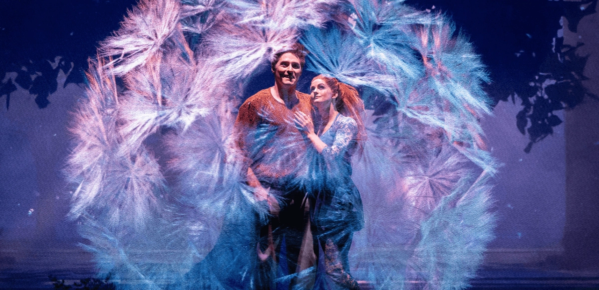 La proyección de Epson da vida a la imaginación en el nuevo espectáculo ALIZÉ de Cirque du Soleil en Berlín La magia visual de ALIZÉ se apoya en los proyectores Epson, que integran luz, color y narrativa en el escenario. Créditos: Anne-Marie Forker.